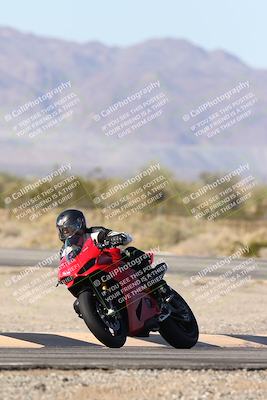 media/Dec-01-2025-Moto Forza (Mon) [[2daa91e15f]]/3-Beginner Group/Session 3 (Turn 3)/